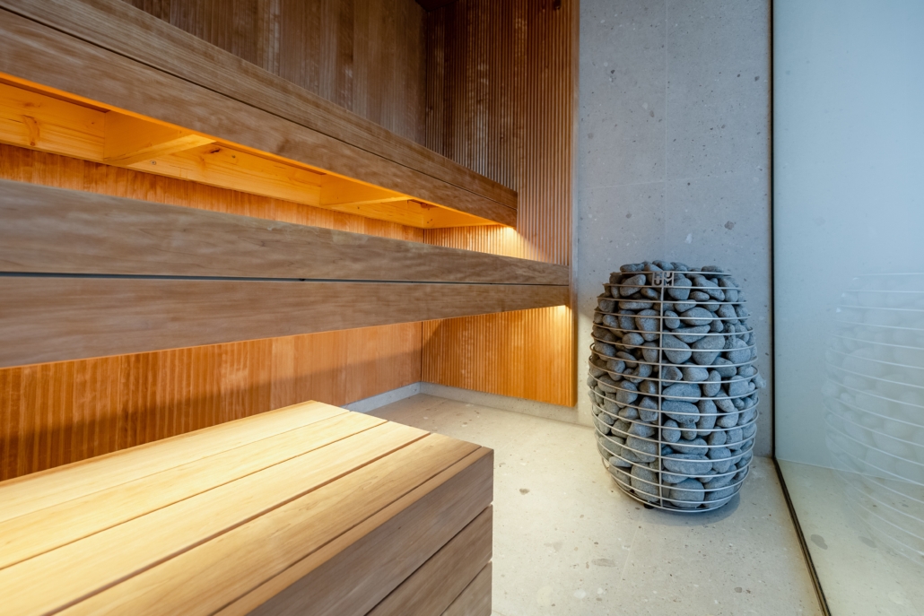 Thermo-aspen sauna walls and bench Thermo-aspen sauna walls and bench