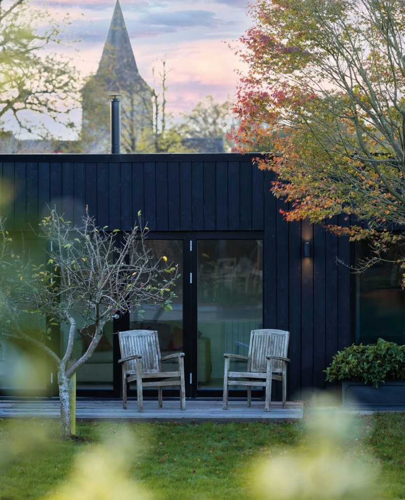 Click to show details - Product: Austrian Larch, charred, brushed and oiled. Architects: George & James Architects