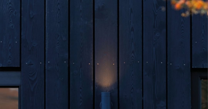 Product: Austrian Larch, charred, brushed and oiled. Architects: George & James Architects